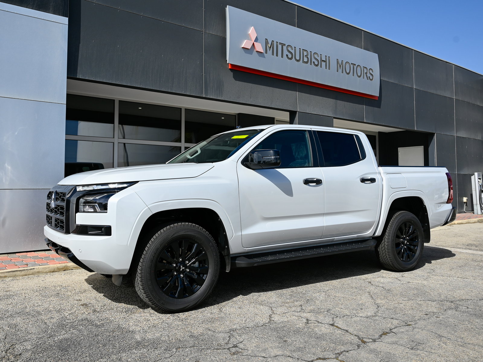 Showroom-260